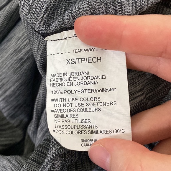 Under Armour grey space dye hooded long sleeve top with drawstring hem size XS - Picture 11 of 12